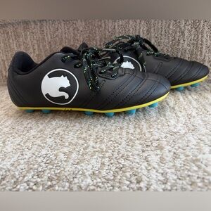 Puma Procat Speed Force youth soccer cleats-black/white lyellow trim teal studs
